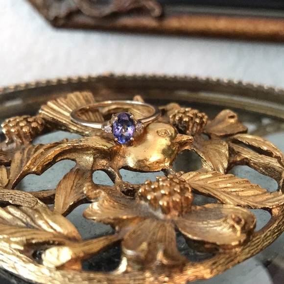 14K Yellow Gold Oval Tanzanite Ring Size 6.5 - Picture 8 of 11